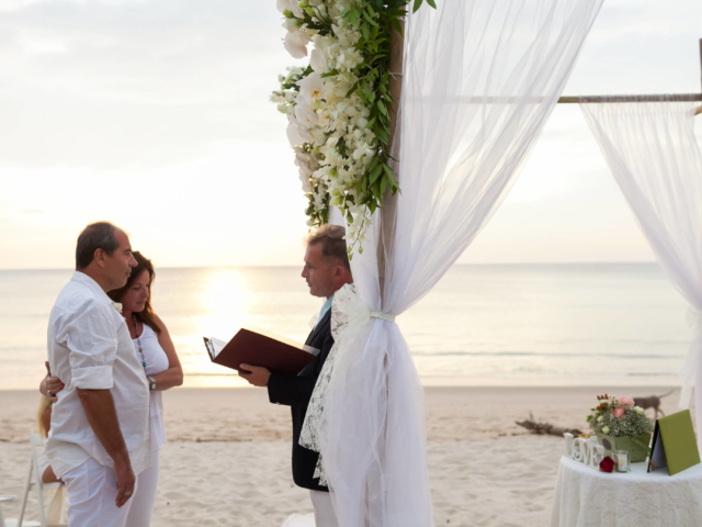 Beach marriage celebrant phuket (19)