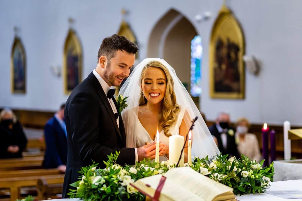 Wedding Ceremony Readings For Your Christmas Wedding | weddingsonline