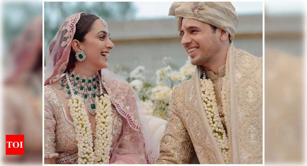 Sidharth Malhotra touched wife Kiara Advani's feet during wedding ceremony: Report | Hindi Movie News - Times of India