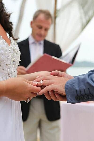 Wedding-officiant