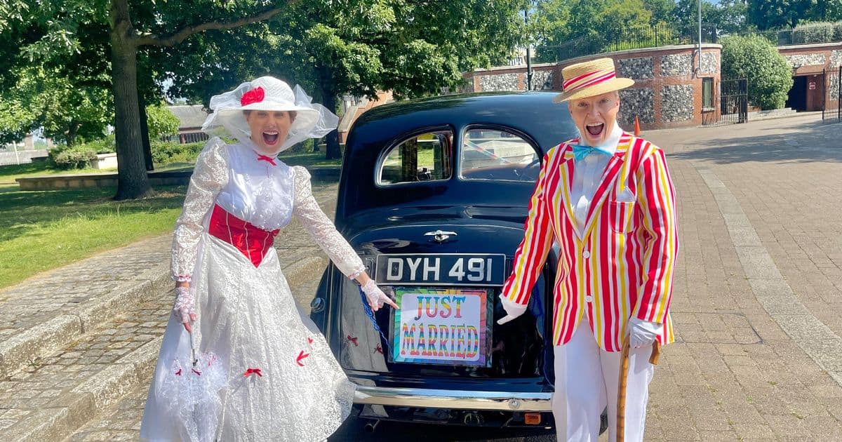Couple tie the knot in Mary Poppins wedding ceremony - Hull Live