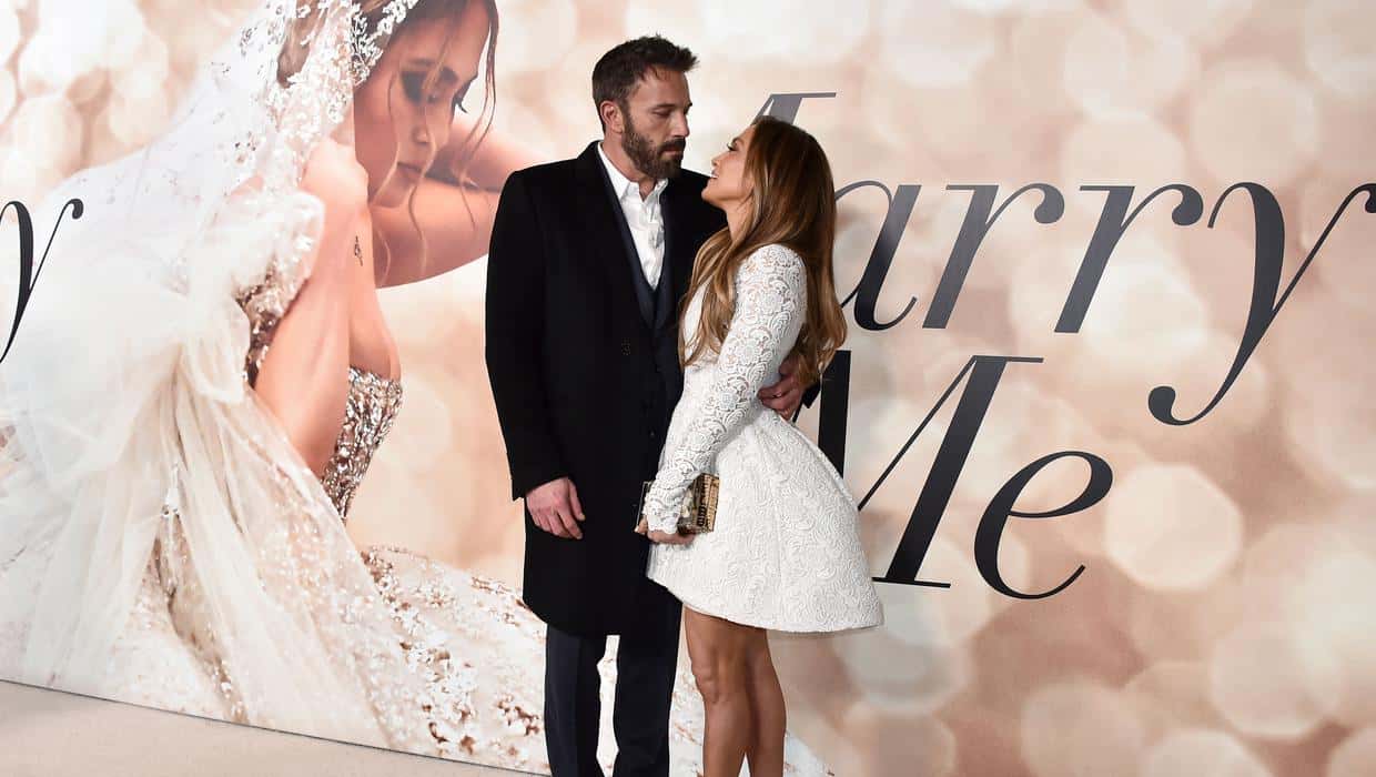 Jennifer Lopez and Ben Affleck ‘cried to each other’ at low-key wedding ceremony - Independent.ie
