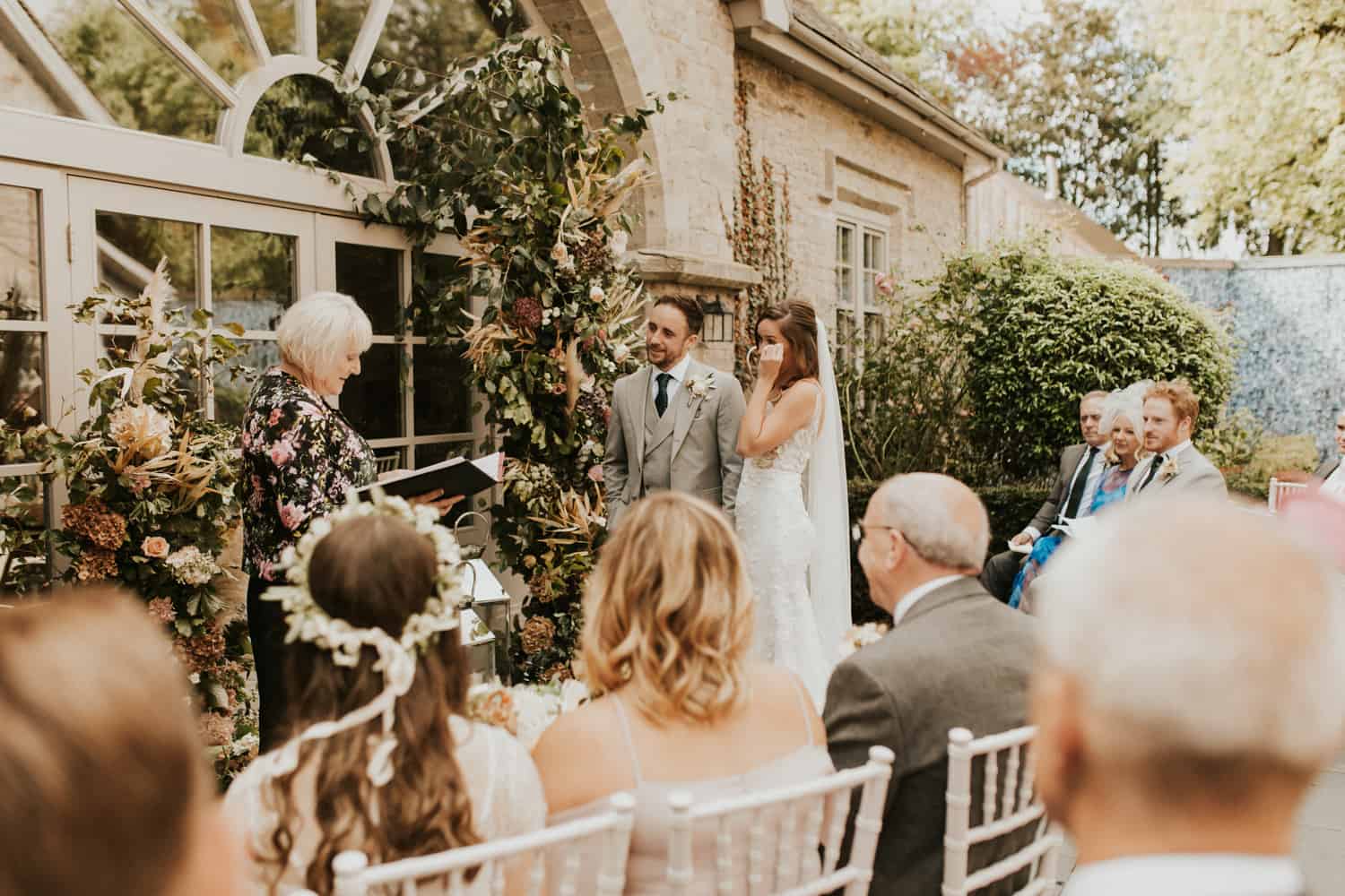 Top 5 Tips when choosing your Wedding Celebrant!